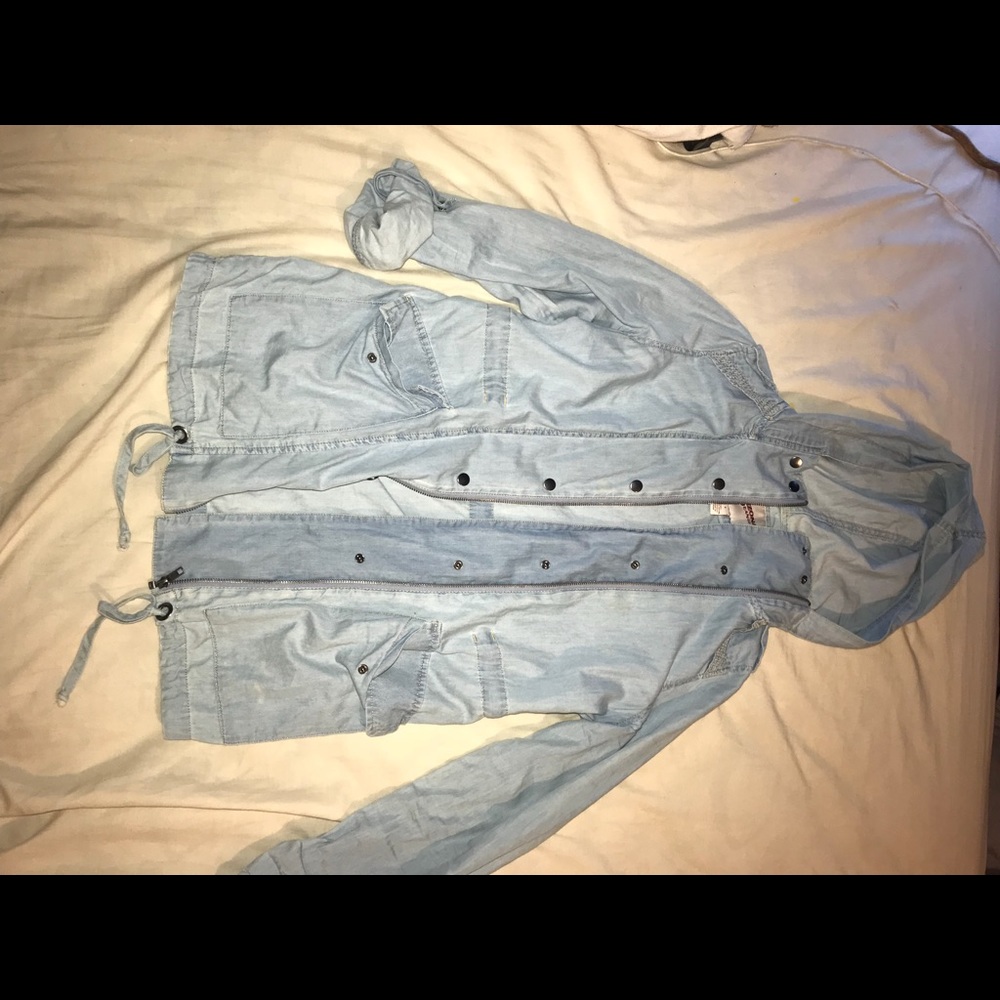 Light weight denim jacket